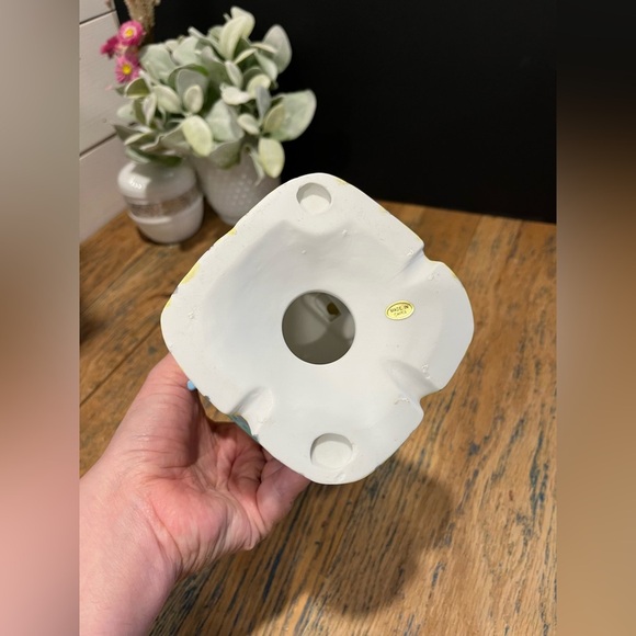 🐇 BUNNY TOWNE Firehouse – Hand-Painted Porcelain Figurine - Picture 7 of 7